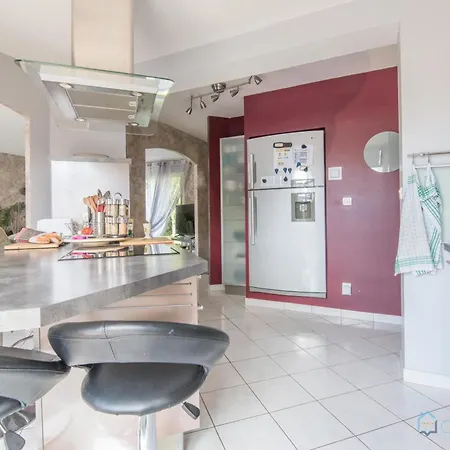 Grande Maison Avec Jardin Hébergement de vacances *