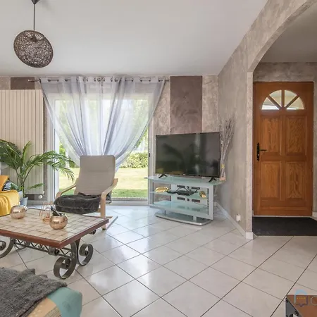 Hébergement de vacances Grande Maison Avec Jardin Chauvé