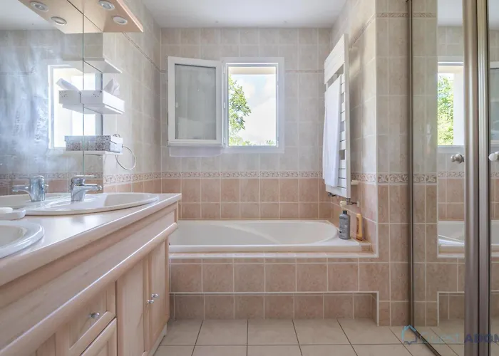 La Lilla - Wifi - Piscine - Parking *